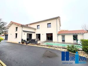 Maison de 7 pièces de luxe en vente à Veauchette  Auvergne-Rhône-Alpes