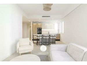 Nice // Le Port - Rue Boyer : 3 Pièces / Renove / Terrasse / Stationnement