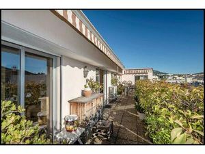 Dernier étage  6 pièces de 155 m2 sur terrasse de 30 m2 exposé Sud