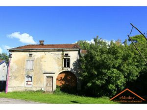 Ferme à renover avec dépendance et terrain clos
