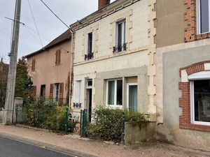 Vente maison 6 pièces 191 m² Monétay-sur-Loire (03470)