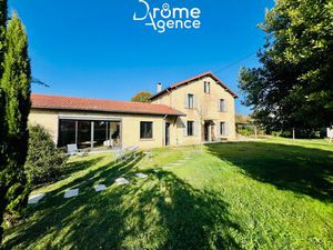 Achat Maison 8 pièces 193m² BESAYES 26300