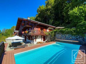 Chalet exceptionnel de 7 chambres et 7 salles de bain  situé sur le versant sud de...