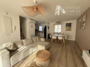 Maison avec terrasse et garage - Arles