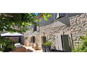 CHARMANTE MAISON DE VILLAGE PARADOU