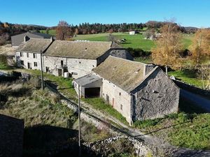 Vente ferme 6 pièces 140 m² à Le Buisson (48100)  160 000 €