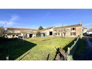 Vente maison 4 pièces 126 m² à Saint-Hilaire-la-Palud (79210)  160 000 €