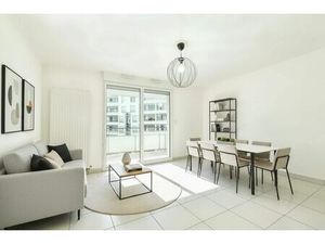 T3 RUE AMADEO BALCON ET STATIONNEMENT