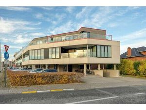 Recent en lichtrijk appartement met ruim terras!