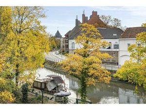 Machtig  prachtig luxe appartement met frontaal Leiezicht!