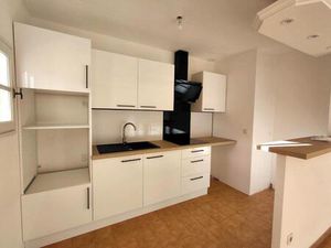 PEGOMAS 3 PIECES EN REZ DE JARDIN