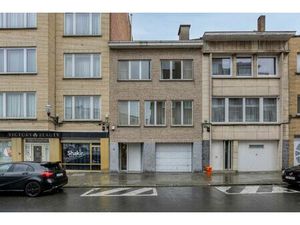 Gezinswoning met vier slaapkamers  tuin en ruime garage