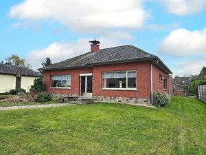 Vrijstaande laagbouwwoning op ruim perceel