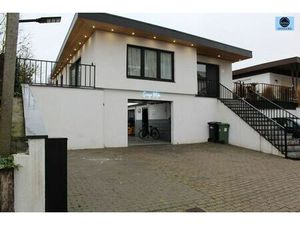 WONING MET HANDELSRUIMTE EN 3 SLAAPKAMERS