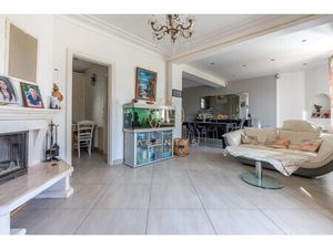 Charmante maison avec terrain de 826 m2