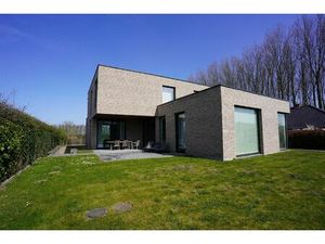 Strakke en efficiënte villa met bureel en 4 slaapkamers