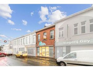 Handelsgelijkvloers met casco duplex woonruimte – centrum Erembodegem