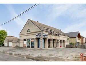 Commerciële eigendom te koop in Heist-Op-Den-Berg