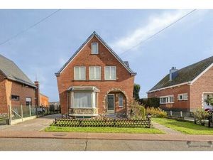 Charmante open bebouwing met prachtig uitzicht op de achtergelegen velden