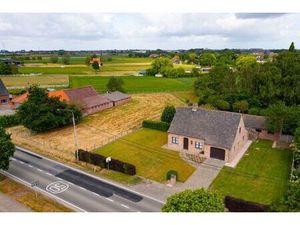 Hoevetje met residentiële woning en stallen te koop op 1 ha te Staden en Hooglede