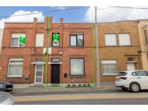 SUBLIEM GERENOVEERDE RIJWONING MET UITWEG