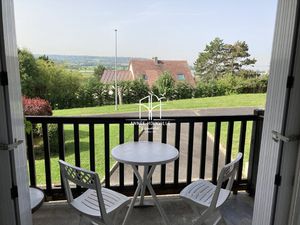 2 PIECES SUR LES HAUTEURS DE BLONVILLE SUR MER