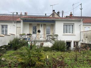 Vente maison 3 pièces 107 m² Saint-Jean-d'Angély (17400)