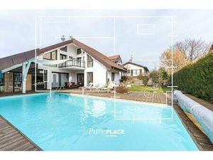 Prestige et élégance à Meythet – Villa d’architecte avec piscine et appartement...