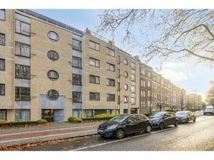 Appartement à vendre à Henry Dunantlaan 80 Evere (RBU86474)