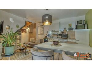 Maison rénovée avec bel intérieur et terrasse !