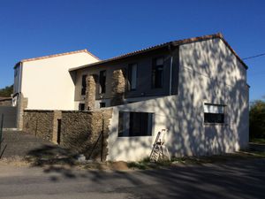 Maison T3 en hameau de BARBECHAT