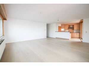 Ruim 2 slaapkamerappartement bij Gent-Zuid  met autostaanplaats