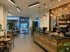 Instapklaar Handelspand in het Hart van Antwerpen