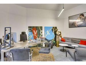 Location Paris 75008