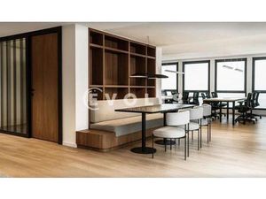 Location Paris 75008