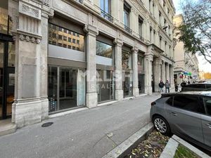À LOUER - Local commercial 142 m² - LYON 2