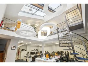 A LOUER  LOCAUX ATYPIQUES