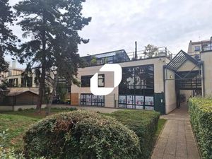 A LOUER  LOCAUX ATYPIQUES ET ERP