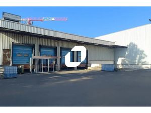 A LOUER  Grande activité avec des quais