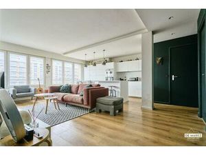 EXCLUSIVITE : T3 rénové au pied du tramway avec balcon  garage et cave !