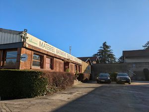 Commerce à vendre ECHIROLLES 1030m2 590 000€