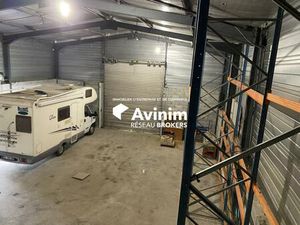 A vendre  bâtiment d'activité divisé en plusieurs lots