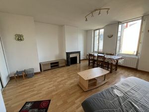 Location appartement 1 pièce 32 m² à Argenton-sur-Creuse (36200)