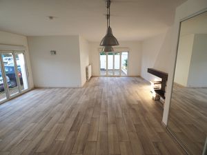 A Louer - BORD DE SEINE