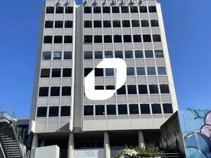 A LOUER  Rénovation à venir de toutes surfaces disponibles