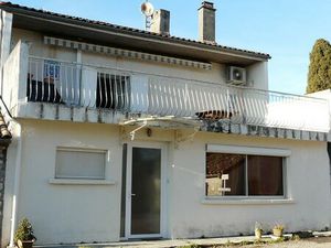 Maison dans hameau avec terrasse