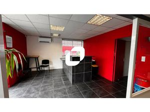 A LOUER  LOCAL AVEC VISIBILITE ROUTE DE PARIS