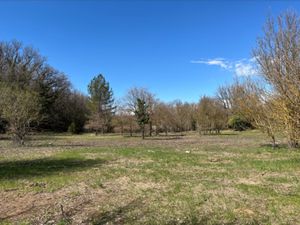 Vente terrain neuf 1280m2 Saint-Maximin-la-Sainte-Baume - 110000 € - Surface Privée