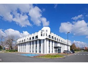 A LOUER  Bureaux avec des prestations de qualité