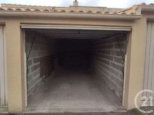 Location Garage box et parking aux Sables-d'Olonne (85100) : à louer / 16m² Les Sables-d'O